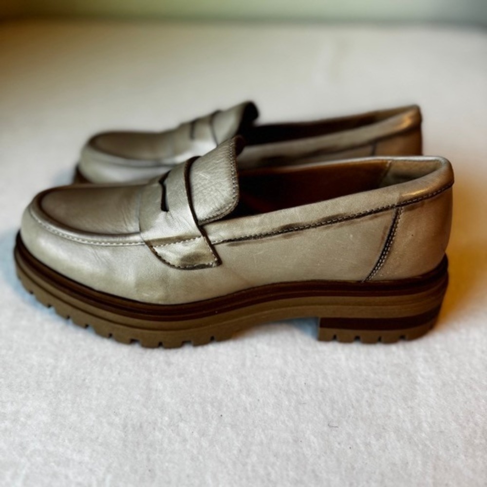 Miz Mooz Legend Beige Leather Loafer Chunky Platform Womens 9 or 9.5 NWOB - Picture 2 of 9